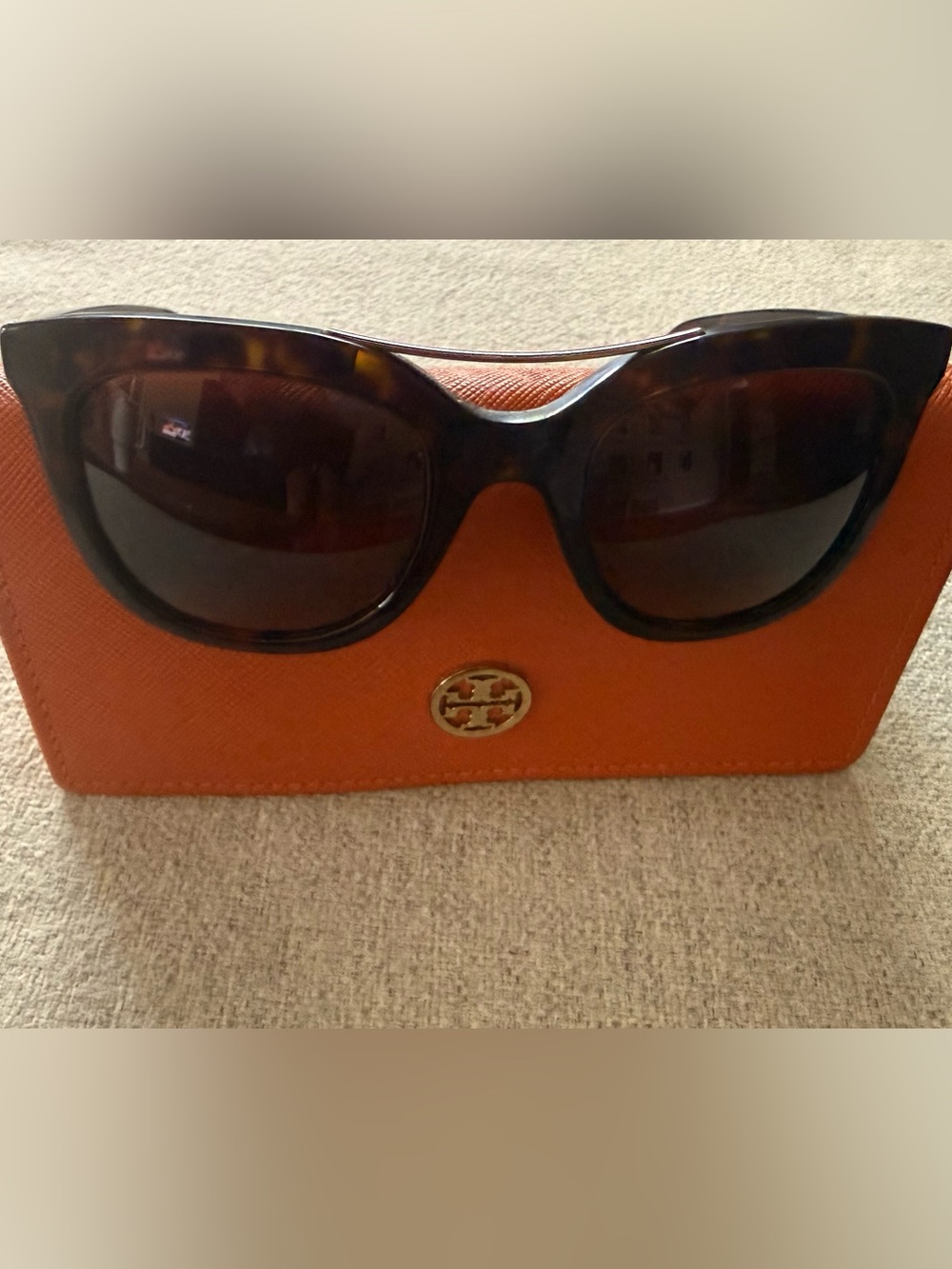 Tory Burch Tortoise Frame Sunglasses with brown lenses. Polarized. Case included